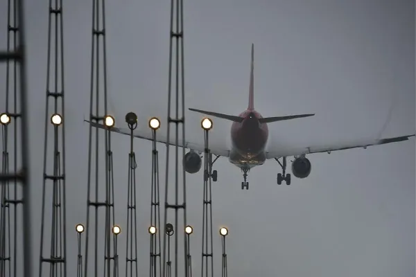 Segurança do Perímetro Aeroportuário no Brasil: Como a Fusão Radar-Visão Resolve Ameaças Reais